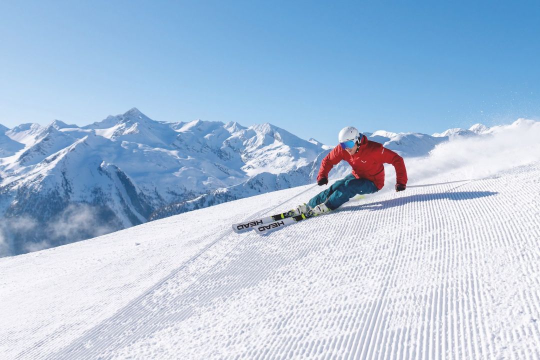 Skifahren und Party (c) Gestein Tourismus GmbH